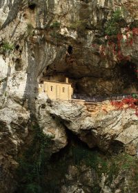 Basilica e Santa Grotta di Covadonga garabandal